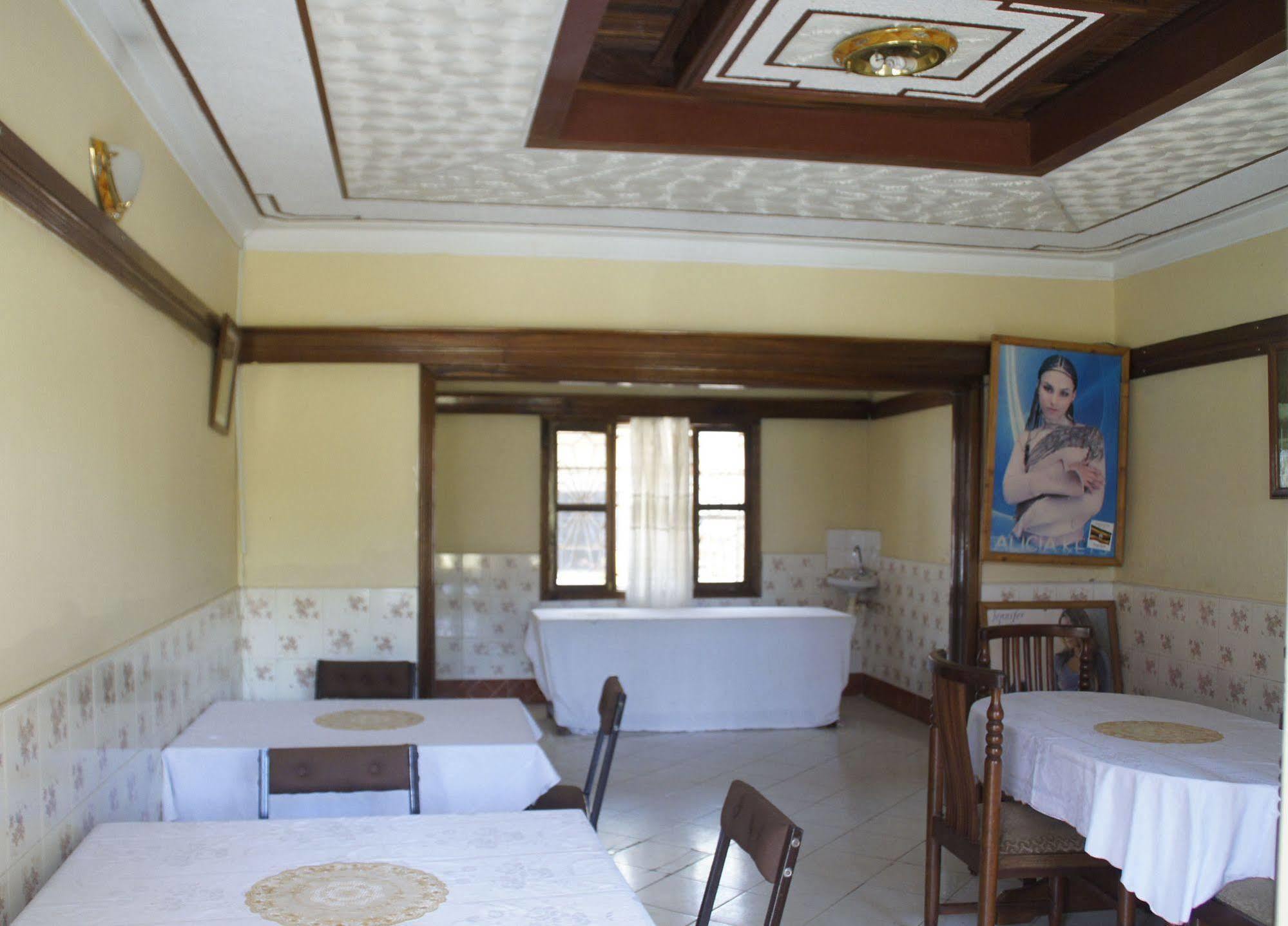 Keba Inn Lyamutundwe Extérieur photo
