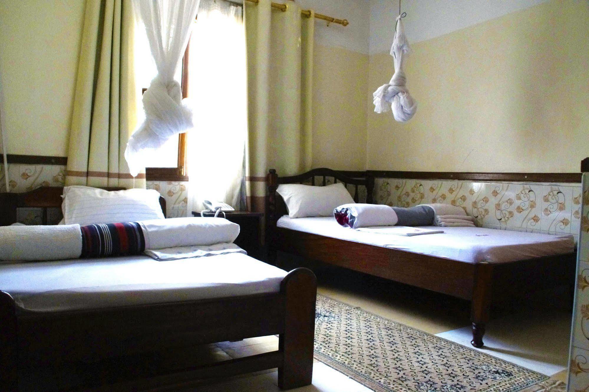 Keba Inn Lyamutundwe Extérieur photo