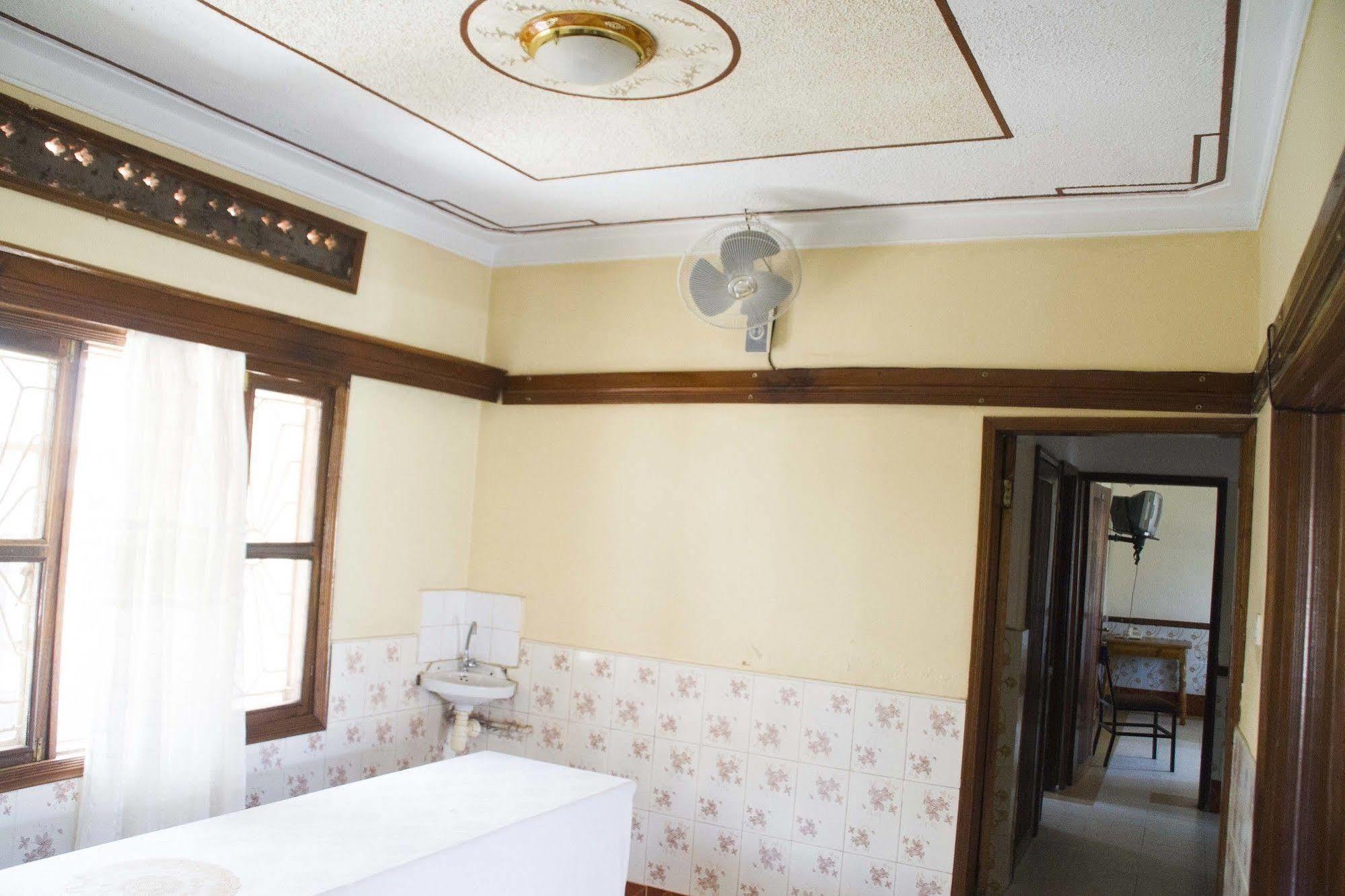 Keba Inn Lyamutundwe Extérieur photo
