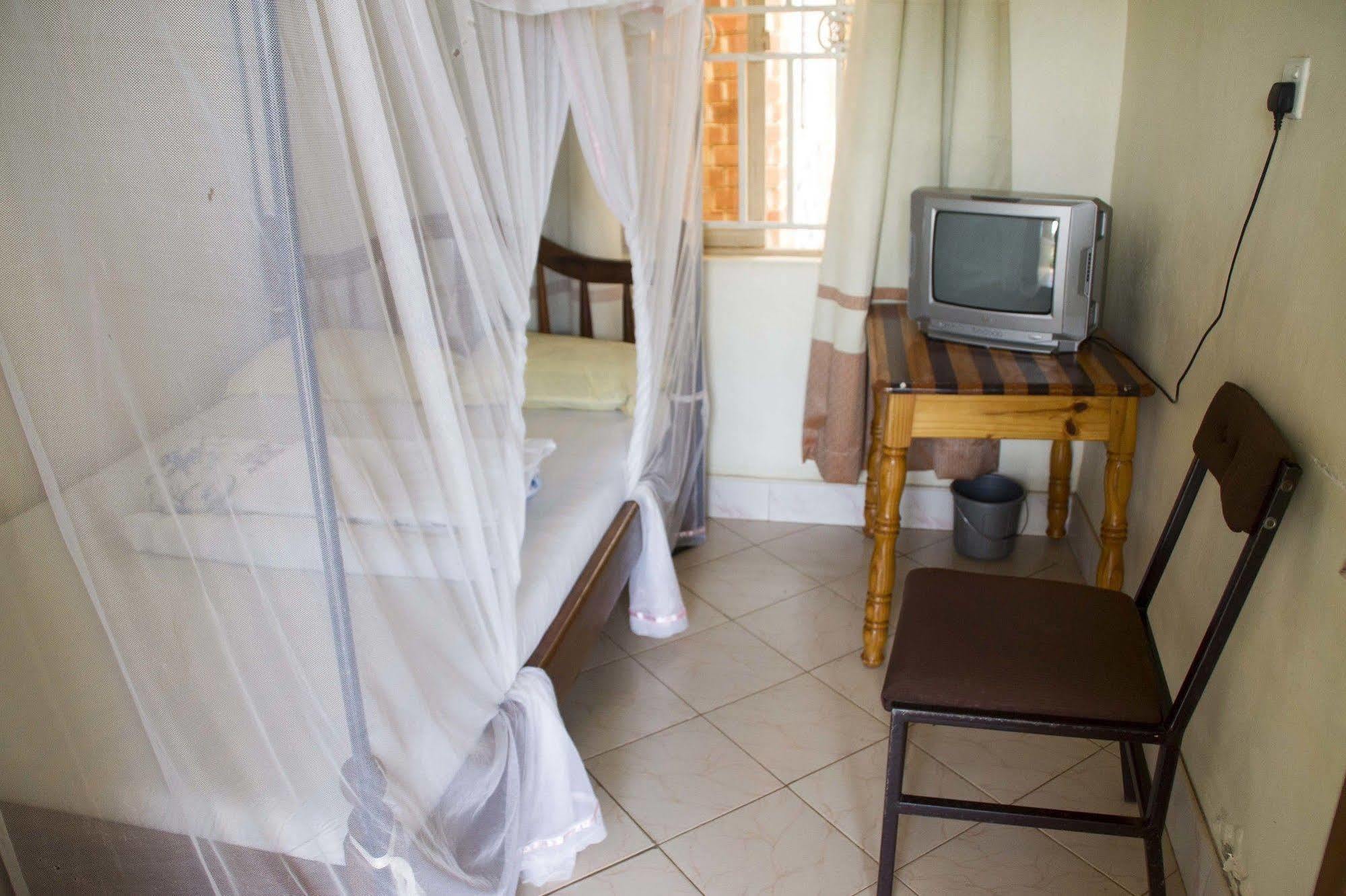 Keba Inn Lyamutundwe Extérieur photo