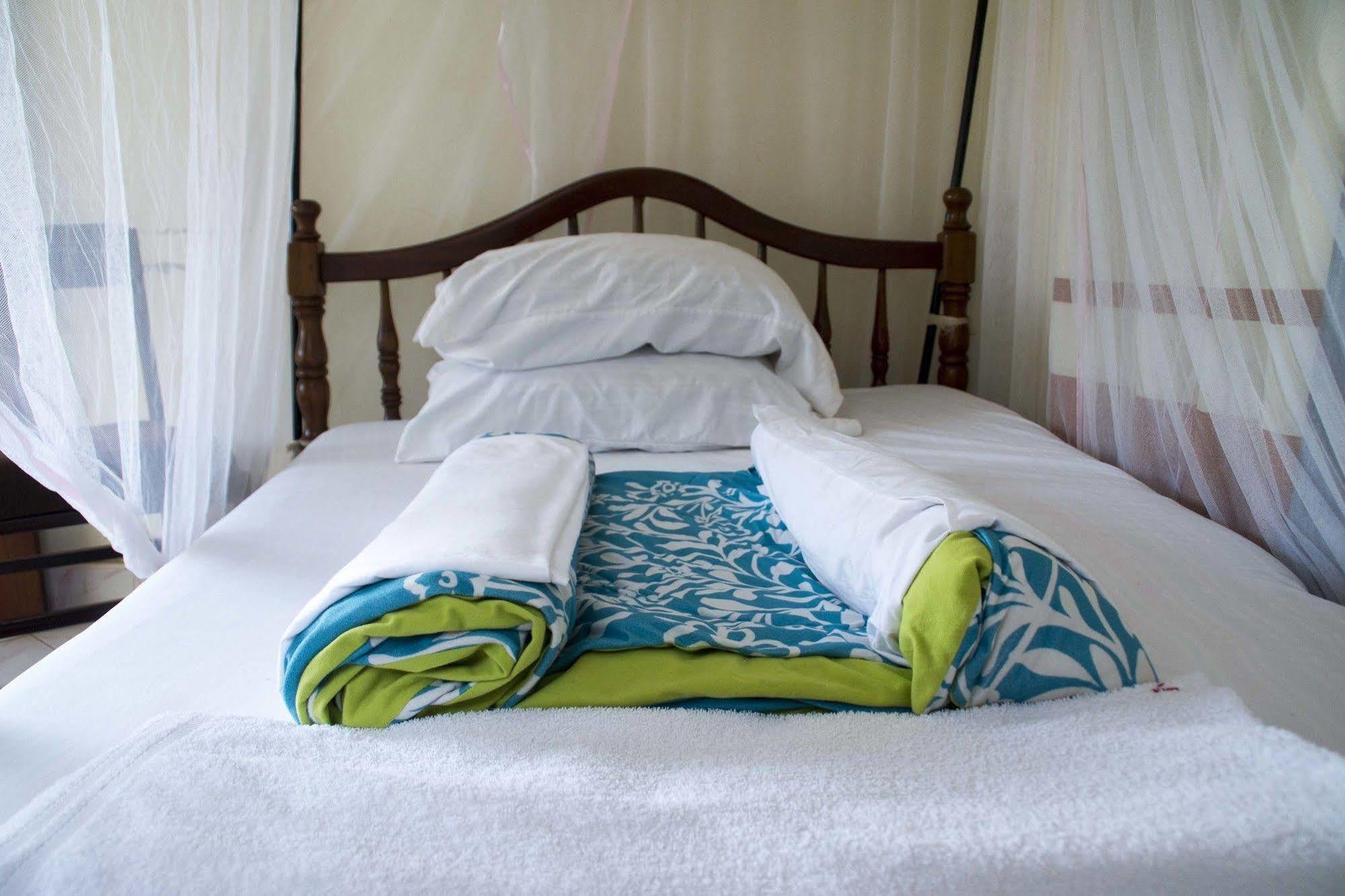 Keba Inn Lyamutundwe Extérieur photo
