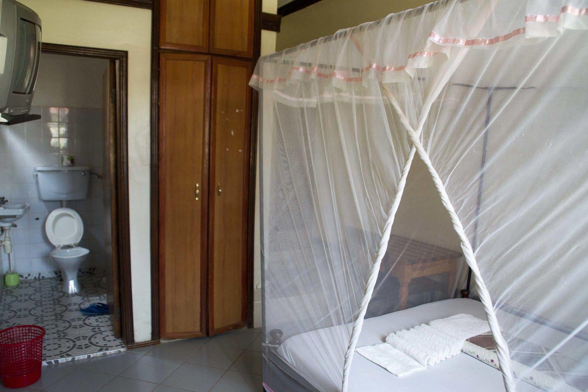 Keba Inn Lyamutundwe Extérieur photo