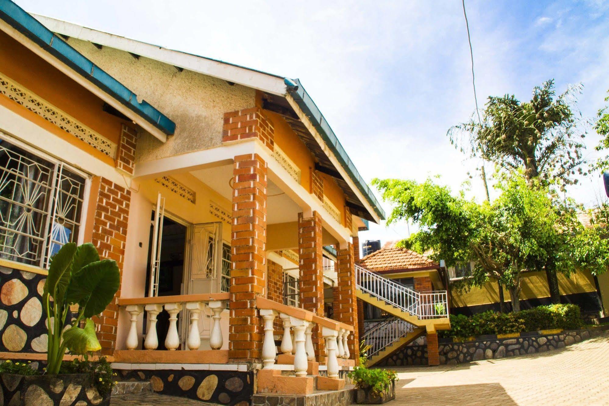 Keba Inn Lyamutundwe Extérieur photo